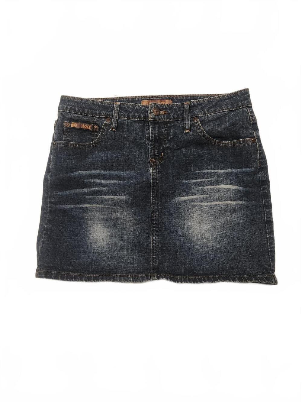 Y2K LEI Medium Wash Mini Skirt. Size 11. 15.5 inch waist. 14.5 inch length